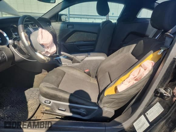 ✅ 2013 Ford Mustang V6 • VIN: 1ZVBP8AM4D5269354 • Lot: 86086935. Listed on Copart with 282,865 mi. Free auction sales archive from the USA and detailed vehicle history report at DreamBid. Image 7.