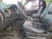 ✅ 2014 Chevrolet Tahoe LS • VIN: 1GNSCAE05ER186613 • Lot: 93257975. Wystawiony na Copart z przebiegiem 191 979 mil. Bezpłatny archiwum sprzedaży aukcyjnych z USA i szczegółowy raport historii pojazdu na DreamBid. Zdjęcie 7.