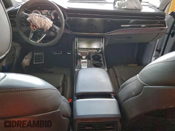 ✅ 2019 Audi Q8 Prestige • VIN: WA1FVAF1XKD023163 • Lot: 93908365. Wystawiony na Copart z przebiegiem 83 315 mil. Bezpłatny archiwum sprzedaży aukcyjnych z USA i szczegółowy raport historii pojazdu na DreamBid. Zdjęcie 8.