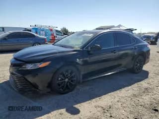 2019 Toyota Camry LE with VIN 4T1B11HK1KU250470, listed as a Copart auction lot 85004265 with 132,733 mi miles and Clean title. Bid and sale history available at DreamBid. Image 1.