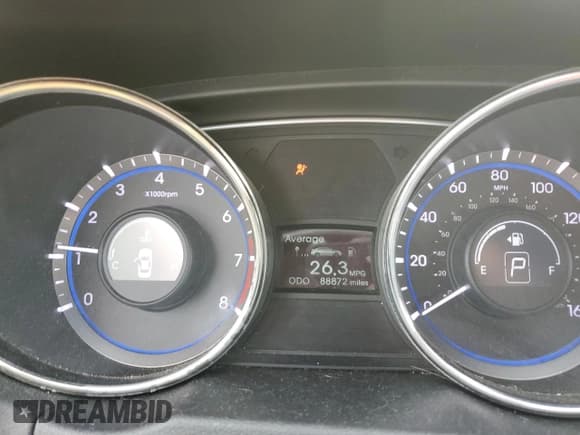 ✅ 2011 Hyundai Sonata SE • VIN: 5NPEC4AC3BH072619 • Lot: 73508454. Listed on Copart with 88,872 mi. Free auction sales archive from the USA and detailed vehicle history report at DreamBid. Image 9.