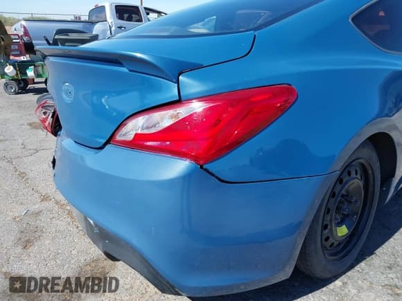 ✅ 2010 Hyundai Genesis Coupe Track • VIN: KMHHU6KH2AU010760 • Lot: 42688972. Wystawiony na IAAI z przebiegiem 112 055 mil. Bezpłatny archiwum sprzedaży aukcyjnych z USA i szczegółowy raport historii pojazdu na DreamBid. Zdjęcie 18.