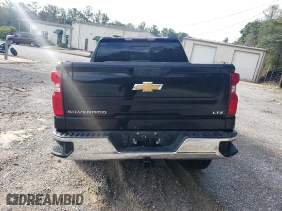 ✅ 2021 Chevrolet Silverado 1500 LTZ • VIN: 3GCPWEED1MG323948 • Lot: 71761964. Wystawiony na Copart z przebiegiem 61 824 mil. Bezpłatny archiwum sprzedaży aukcyjnych z USA i szczegółowy raport historii pojazdu na DreamBid. Zdjęcie 6.