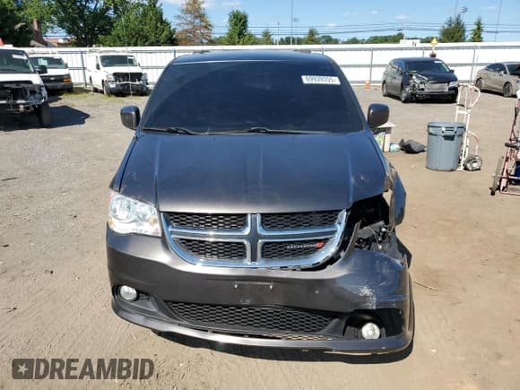 ✅ 2019 Dodge Grand Caravan SXT • VIN: 2C4RDGCG1KR657816 • Lot: 69939355. Wystawiony na Copart z przebiegiem 104 027 mil. Bezpłatny archiwum sprzedaży aukcyjnych z USA i szczegółowy raport historii pojazdu na DreamBid. Zdjęcie 5.