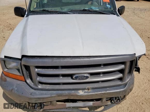 ✅ 2001 Ford F-250 XL • VIN: 3FTNF20L91MA76678 • Lot: 82348305. Wystawiony na Copart z przebiegiem 285 138 mil. Bezpłatny archiwum sprzedaży aukcyjnych z USA i szczegółowy raport historii pojazdu na DreamBid. Zdjęcie 11.