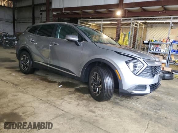 ✅ 2024 Kia Sportage LX • VIN: KNDPUCDF3R7315835 • Lot: 89694615. Listed on Copart with 17,014 mi. Free auction sales archive from the USA and detailed vehicle history report at DreamBid. Image 4.