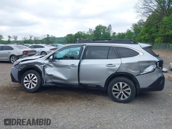 ✅ 2020 Subaru Outback Premium • VIN: 4S4BTACC8L3230881 • Lot: 42295922. Listed on IAAI with 124,275 mi. Free auction sales archive from the USA and detailed vehicle history report at DreamBid. Image 14.