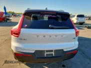 ✅ 2021 Volvo XC40 R-Design • VIN: YV4162UM8M2499388 • Lot: 90114585. Wystawiony na Copart z przebiegiem 29 886 mil. Bezpłatny archiwum sprzedaży aukcyjnych z USA i szczegółowy raport historii pojazdu na DreamBid. Zdjęcie 6.