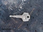 ✅ 1986 Nissan 720 • VIN: JN6ND06SXGW114112 • Lot: 41254610. Wystawiony na IAAI z przebiegiem 156 099 mil. Bezpłatny archiwum sprzedaży aukcyjnych z USA i szczegółowy raport historii pojazdu na DreamBid. Zdjęcie 11.