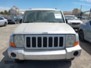 ✅ 2006 Jeep Commander • VIN: 1J8HG48K66C322816 • Lot: 42855851. Wystawiony na IAAI z przebiegiem 222 809 mil. Bezpłatny archiwum sprzedaży aukcyjnych z USA i szczegółowy raport historii pojazdu na DreamBid. Zdjęcie 6.