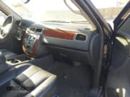 ✅ 2013 Chevrolet Suburban LT • VIN: 1GNSKJE78DR173059 • Lot: 43699809. Wystawiony na IAAI z przebiegiem 225 390 mil. Bezpłatny archiwum sprzedaży aukcyjnych z USA i szczegółowy raport historii pojazdu na DreamBid. Zdjęcie 5.