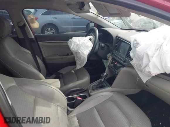 2017 Hyundai Elantra Limited с VIN KMHD84LF8HU127418, выставлен на аукционе IAAI как лот 43094172 с пробегом 121 455 миль миль и . История ставок и продаж доступна на DreamBid. Изображение 5.