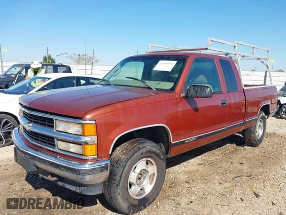 ✅ 1998 Chevrolet Silverado 1500 • VIN: 1GCEK19M2WE205293 • Lot: 43619525. Wystawiony na IAAI z przebiegiem 202 660 mil. Bezpłatny archiwum sprzedaży aukcyjnych z USA i szczegółowy raport historii pojazdu na DreamBid. Zdjęcie 2.