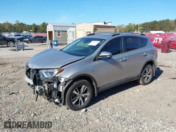 ✅ 2017 Toyota RAV4 XLE • VIN: 2T3WFREV5HW375441 • Lot: 43534405. Listed on IAAI with 62,265 mi. Free auction sales archive from the USA and detailed vehicle history report at DreamBid. Image 17.