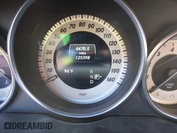 ✅ 2014 Mercedes-Benz E 350 • VIN: WDDKJ5KB3EF269699 • Lot: 43530684. Listed on IAAI with 125,398 mi. Free auction sales archive from the USA and detailed vehicle history report at DreamBid. Image 7.