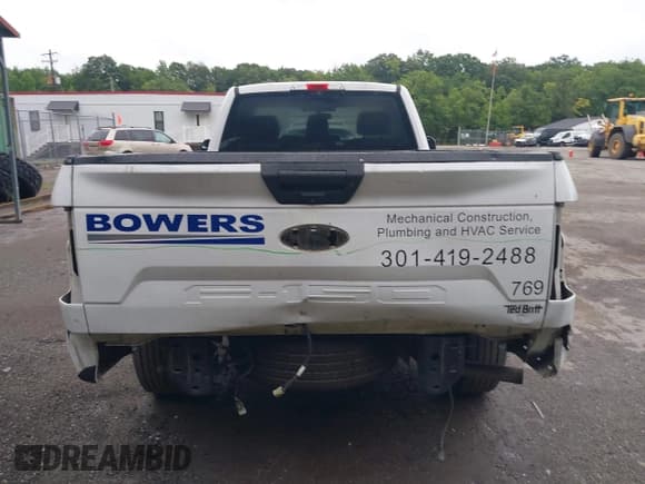 ✅ 2018 Ford F-150 XL • VIN: 1FTMF1CB5JKC47622 • Lot: 42879857. Wystawiony na IAAI z przebiegiem 146 108 mil. Bezpłatny archiwum sprzedaży aukcyjnych z USA i szczegółowy raport historii pojazdu na DreamBid. Zdjęcie 6.