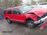 ✅ 2000 Chevrolet Blazer LT • VIN: 1GNDT13W8Y2331382 • Lot: 40840945. Wystawiony na IAAI z przebiegiem 153 308 mil. Bezpłatny archiwum sprzedaży aukcyjnych z USA i szczegółowy raport historii pojazdu na DreamBid. Zdjęcie 13.