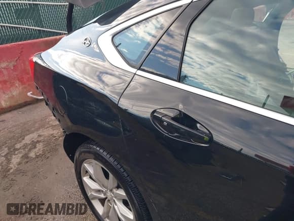 ✅ 2018 Chevrolet Impala LT • VIN: 2G1105SA0J9102566 • Lot: 43522667. Wystawiony na IAAI z przebiegiem 71 564 mil. Bezpłatny archiwum sprzedaży aukcyjnych z USA i szczegółowy raport historii pojazdu na DreamBid. Zdjęcie 22.