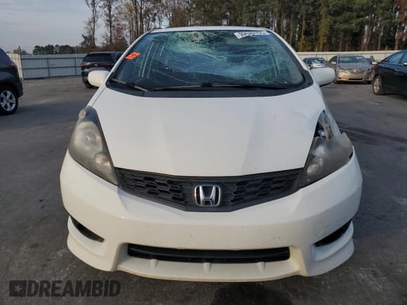✅ 2013 Honda Fit Sport • VIN: JHMGE8H54DC055844 • Лот: 93629155. Опубликован ранее на Copart с пробегом 216 664 миль. Бесплатный доступ к архиву аукционных продаж из США и подробный отчёт об истории автомобиля на DreamBid. Изображение 5.