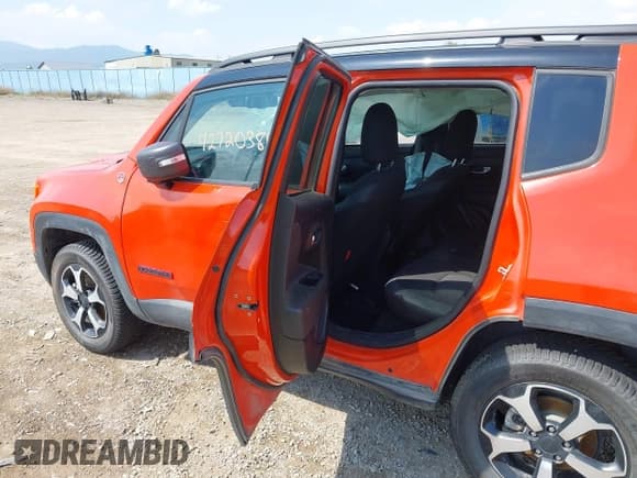 ✅ 2021 Jeep Renegade Trailhawk • VIN: ZACNJDC1XMPN31492 • Lot: 42720380. Listed on IAAI with 35,821 mi. Free auction sales archive from the USA and detailed vehicle history report at DreamBid. Image 8.
