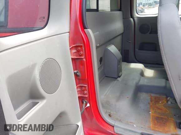 ✅ 2004 Chevrolet Colorado LS ZQ8 • VIN: 1GCCS196048134664 • Лот: 42275923. Опубликован ранее на IAAI с пробегом 170 717 миль. Бесплатный доступ к архиву аукционных продаж из США и подробный отчёт об истории автомобиля на DreamBid. Изображение 8.