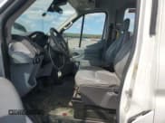 ✅ 2017 Ford Transit Passenger XL • VIN: 1FBZX2CM5HKB49182 • Lot: 71745635. Wystawiony na Copart z przebiegiem 157 933 mil. Bezpłatny archiwum sprzedaży aukcyjnych z USA i szczegółowy raport historii pojazdu na DreamBid. Zdjęcie 7.