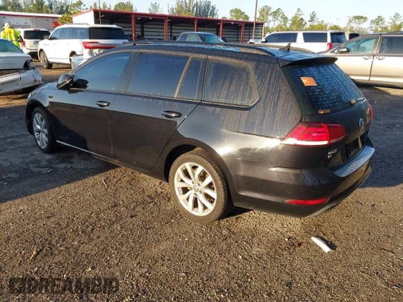 ✅ 2019 Volkswagen Golf S • VIN: 3VWY57AU6KM507092 • Lot: 41923298. Wystawiony na IAAI z przebiegiem 65 900 mil. Bezpłatny archiwum sprzedaży aukcyjnych z USA i szczegółowy raport historii pojazdu na DreamBid. Zdjęcie 3.