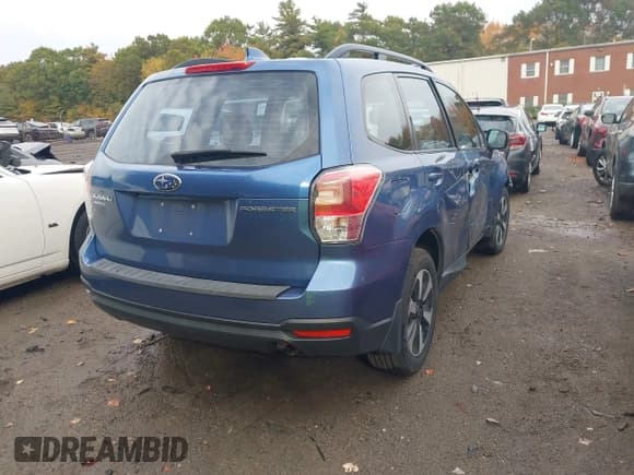 ✅ 2018 Subaru Forester • VIN: JF2SJABC6JH562685 • Lot: 43443394. Wystawiony na IAAI z przebiegiem 90 915 mil. Bezpłatny archiwum sprzedaży aukcyjnych z USA i szczegółowy raport historii pojazdu na DreamBid. Zdjęcie 4.