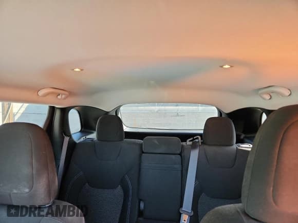 ✅ 2019 Jeep Cherokee Latitude • VIN: 1C4PJMCX8KD329763 • Lot: 86596305. Listed on Copart with 126,574 mi. Free auction sales archive from the USA and detailed vehicle history report at DreamBid. Image 10.