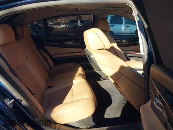 ✅ 2009 BMW 7 Series 750Li • VIN: WBAKB83529CY59415 • Lot: 43556913. Listed on IAAI with 114,756 mi. Free auction sales archive from the USA and detailed vehicle history report at DreamBid. Image 8.