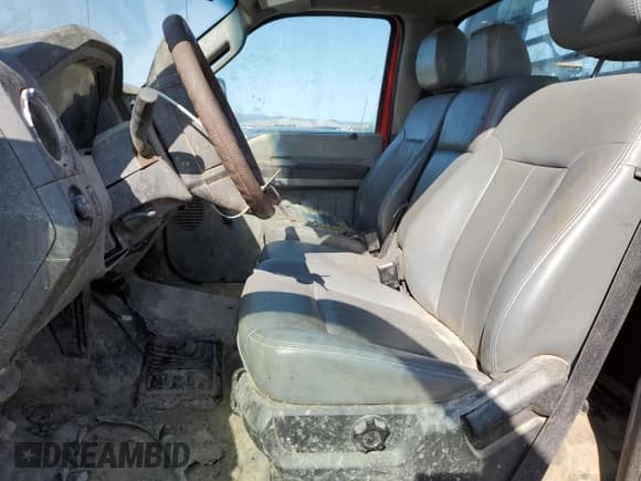 ✅ 2015 Ford F-350 XL • VIN: 1FTRF3B65FEA48534 • Lot: 68135964. Wystawiony na Copart z przebiegiem 204 110 mil. Bezpłatny archiwum sprzedaży aukcyjnych z USA i szczegółowy raport historii pojazdu na DreamBid. Zdjęcie 7.