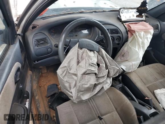 ✅ 1996 Geo Prizm LSi • VIN: 1Y1SK5263TZ033667 • Лот: 54544585. Опубликован ранее на Copart с пробегом 242 020 миль. Бесплатный доступ к архиву аукционных продаж из США и подробный отчёт об истории автомобиля на DreamBid. Изображение 8.