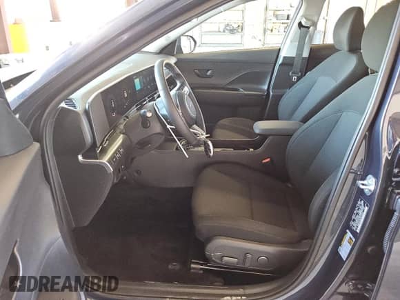 2025 Hyundai Kona SEL with VIN KM8HBCAB4SU215239, listed as a Copart auction lot 85141784 with 1,622 mi miles and Clean title. Bid and sale history available at DreamBid. Image 7.