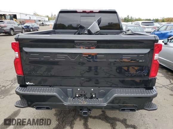 ✅ 2025 Chevrolet Silverado 1500 High Country • VIN: 1GCUKJE89SZ161560 • Lot: 85672395. Listed on Copart with 9,390 mi. Free auction sales archive from the USA and detailed vehicle history report at DreamBid. Image 6.