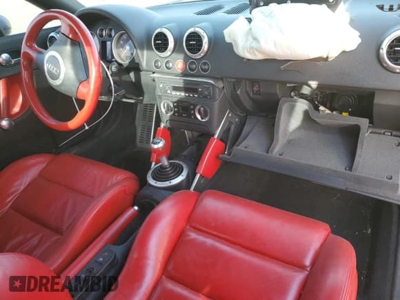 ✅ 2002 Audi TT ALMS Edition • VIN: TRUWT28N121027160 • Lot: 77360484. Listed on Copart with 207,734 mi. Free auction sales archive from the USA and detailed vehicle history report at DreamBid. Image 8.