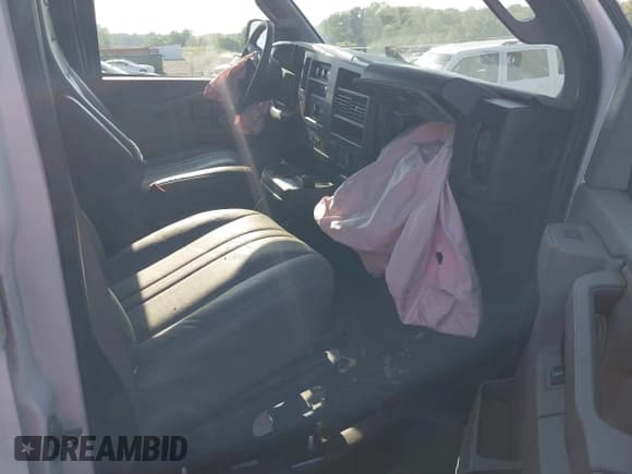 ✅ 2020 Chevrolet Express Cargo • VIN: 1GCZGGFG5L1170272 • Lot: 42577603. Listed on IAAI with 66,607 mi. Free auction sales archive from the USA and detailed vehicle history report at DreamBid. Image 5.