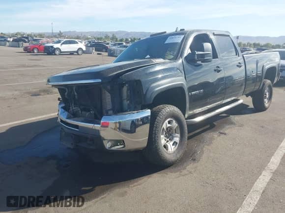 2008 Chevrolet Silverado 3500HD SRW LTZ с VIN 1GCHK33648F175777, выставлен на аукционе IAAI как лот 40854741 с пробегом 240 445 миль миль и . История ставок и продаж доступна на DreamBid. Изображение 2.