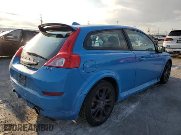 ✅ 2013 Volvo C30 T5 • VIN: YV1672MK8D2308499 • Lot: 81385894. Listed on Copart with 146,862 mi. Free auction sales archive from the USA and detailed vehicle history report at DreamBid. Image 3.