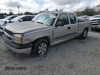 2004 Chevrolet Silverado 1500 with VIN 1GCEC19X14Z262601, listed as a Copart auction lot 44553915 with 239,712 mi miles and Non repairable. Bid and sale history available at DreamBid. Image 1.