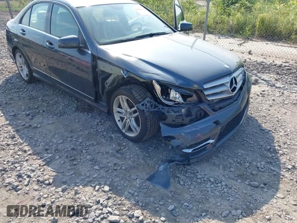 ✅ 2013 Mercedes-Benz C 300 Sport • VIN: WDDGF8AB1DG109808 • Lot: 42583132. Listed on IAAI with 107,841 mi. Free auction sales archive from the USA and detailed vehicle history report at DreamBid. Image 6.
