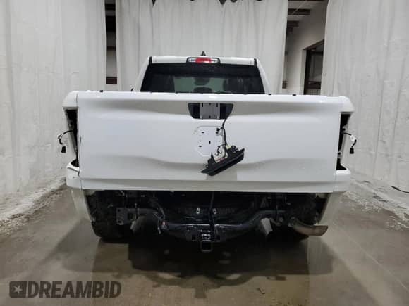 2022 Ram 1500 Tradesman z VIN 1C6RRFNG3NN432458, wystawiony jako Copart lot #86716515 z przebiegiem 18 299 mil mil oraz Czysty tytuł • Clean title. Historia ofert i sprzedaży dostępna na DreamBid. Obrazek 6.