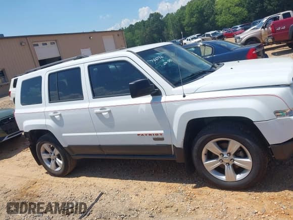 ✅ 2016 Jeep Patriot Sport • VIN: 1C4NJRBB3GD786756 • Lot: 42675775. Wystawiony na IAAI z przebiegiem 143 260 mil. Bezpłatny archiwum sprzedaży aukcyjnych z USA i szczegółowy raport historii pojazdu na DreamBid. Zdjęcie 13.