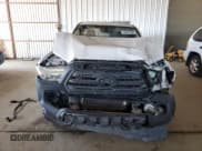 ✅ 2019 Toyota Tacoma SR • VIN: 5TFSX5EN7KX068828 • Lot: 63347565. Wystawiony na Copart z przebiegiem 138 095 mil. Bezpłatny archiwum sprzedaży aukcyjnych z USA i szczegółowy raport historii pojazdu na DreamBid. Zdjęcie 5.