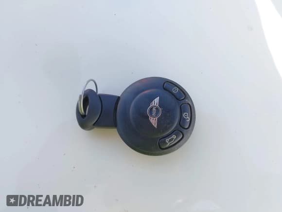 ✅ 2009 MINI Convertible S • VIN: WMWMS33599TG89777 • Лот: 43015668. Опубликован ранее на IAAI с пробегом 128 915 миль. Бесплатный доступ к архиву аукционных продаж из США и подробный отчёт об истории автомобиля на DreamBid. Изображение 11.