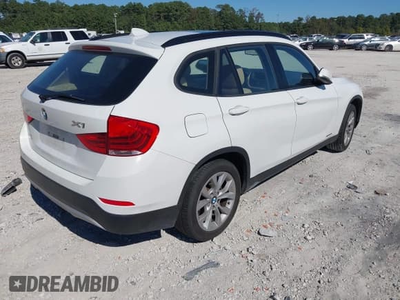 ✅ 2014 BMW X1 xDrive28i • VIN: WBAVL1C56EVY10931 • Lot: 43510484. Wystawiony na IAAI z przebiegiem 101 784 mil. Bezpłatny archiwum sprzedaży aukcyjnych z USA i szczegółowy raport historii pojazdu na DreamBid. Zdjęcie 4.