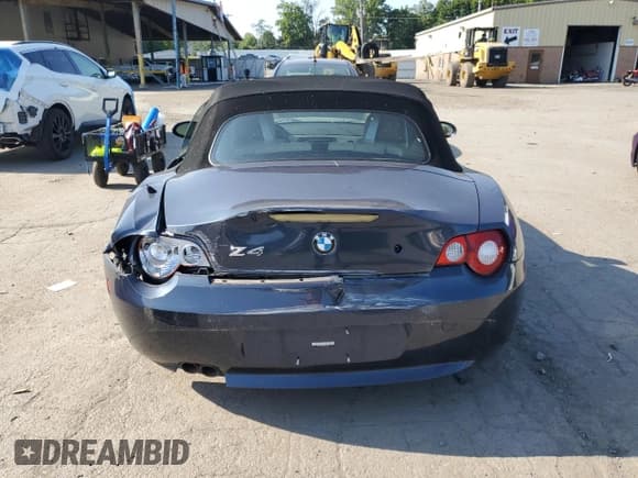 ✅ 2005 BMW Z4 3.0i • VIN: 4USBT53515LU10150 • Lot: 67423915. Listed on Copart with 121,371 mi. Free auction sales archive from the USA and detailed vehicle history report at DreamBid. Image 6.