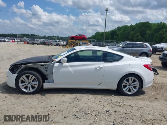 ✅ 2012 Hyundai Genesis Coupe Premium • VIN: KMHHT6KD1CU077160 • Lot: 42077970. Wystawiony na IAAI z przebiegiem 137 577 mil. Bezpłatny archiwum sprzedaży aukcyjnych z USA i szczegółowy raport historii pojazdu na DreamBid. Zdjęcie 15.