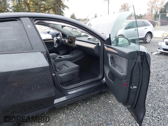 ✅ 2025 Tesla Model Y Long Range • VIN: 7SAYGDED5SF258801 • Лот: 43623000. Опубликован ранее на IAAI с пробегом 7 124 миль. Бесплатный доступ к архиву аукционных продаж из США и подробный отчёт об истории автомобиля на DreamBid. Изображение 5.