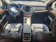 ✅ 2023 Volvo XC90 Plus • VIN: YV4062PN7P1990805 • Лот: 62227035. Опубликован ранее на Copart с пробегом 45 802 миль. Бесплатный доступ к архиву аукционных продаж из США и подробный отчёт об истории автомобиля на DreamBid. Изображение 8.