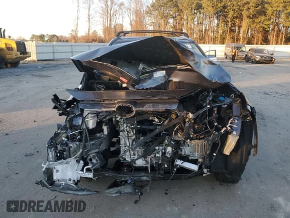 ✅ 2024 Toyota RAV4 XLE Premium • VIN: 2T3C1RFV1RC284430 • Lot: 43248235. Listed on Copart with 4,688 mi. Free auction sales archive from the USA and detailed vehicle history report at DreamBid. Image 5.